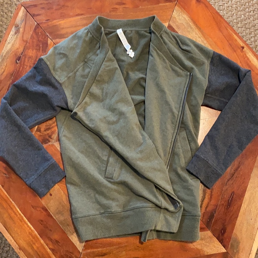 Lululemon Jacket - Picture 5 of 7